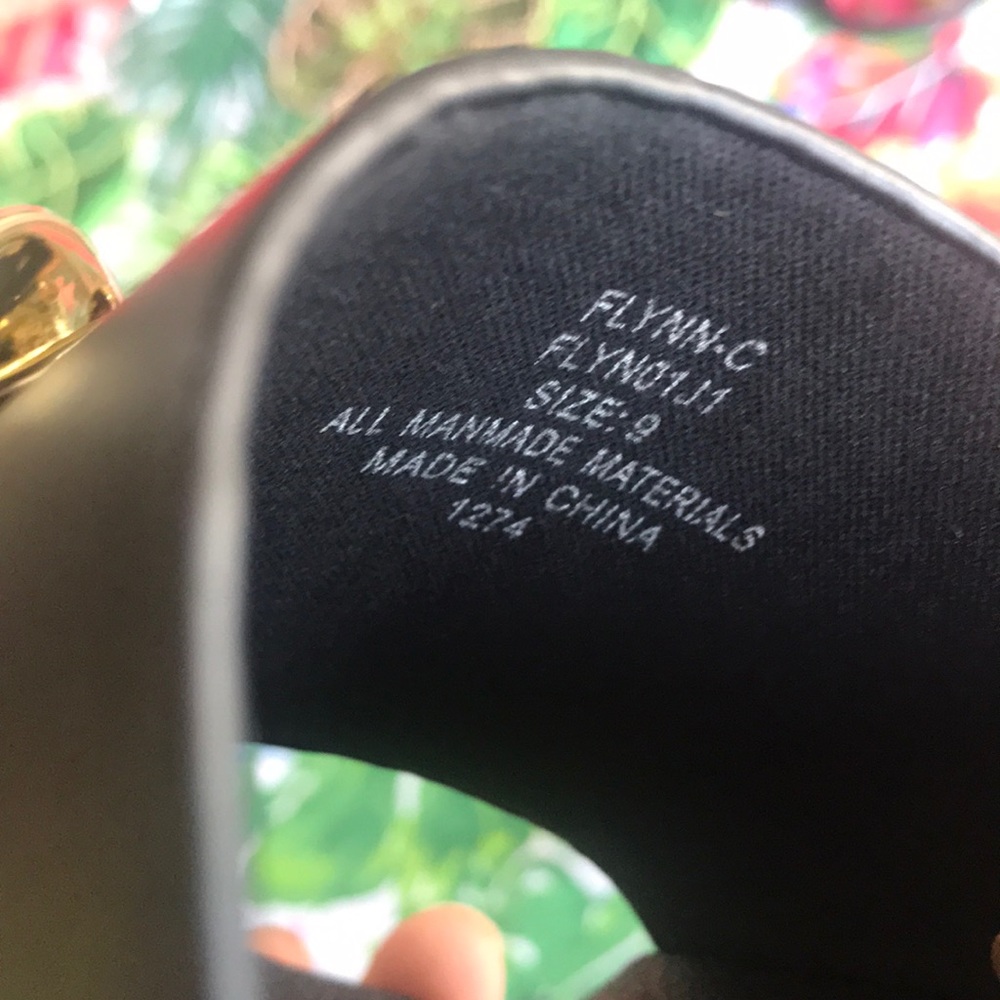 Brand New Madden Girl Flynn Black & Gold Sandals - Picture 7 of 16